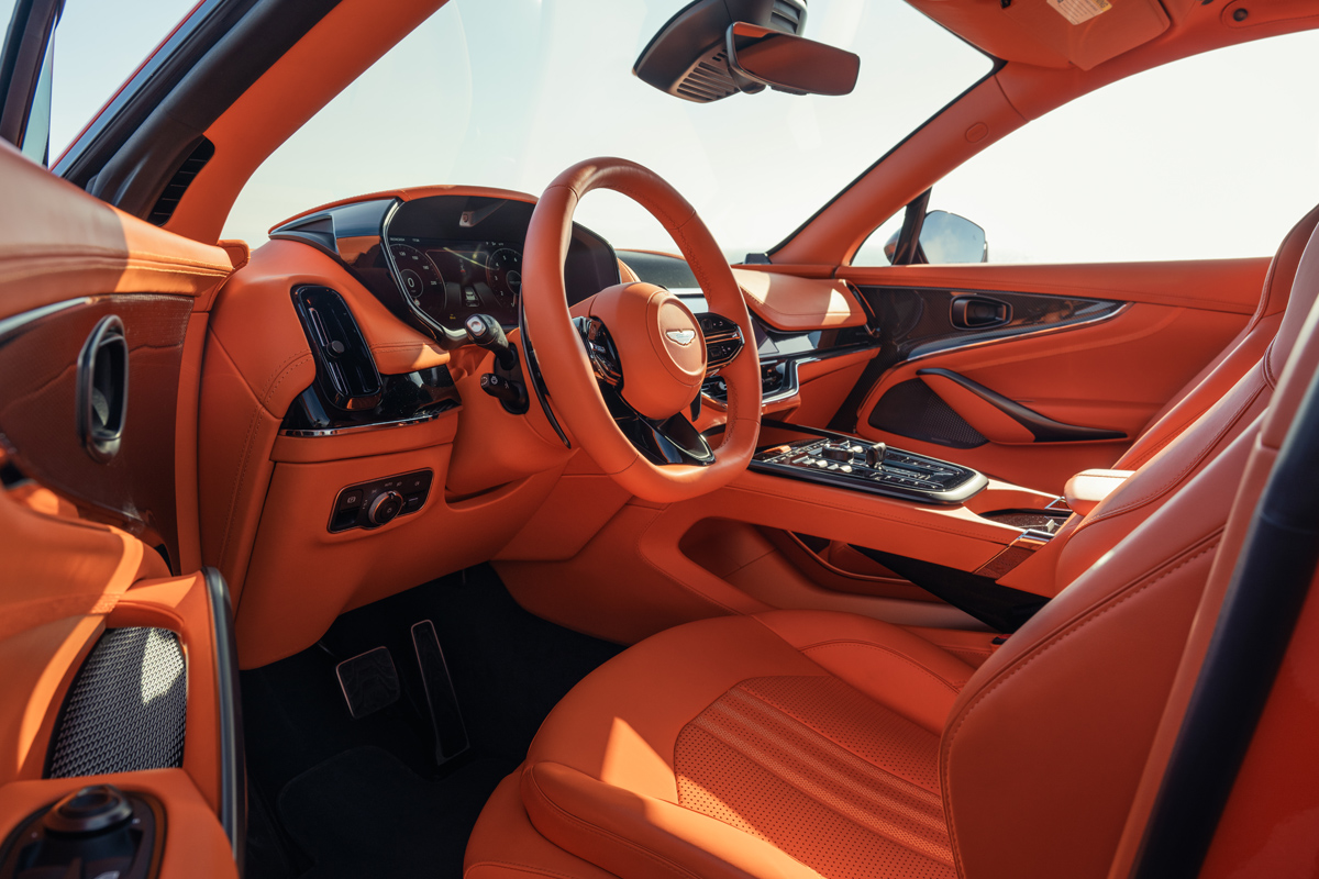 Aston Martin DBX 707 Best Of LA