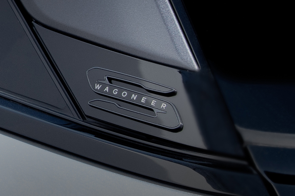 All-Electric-Jeep-Wagoneer-S-02