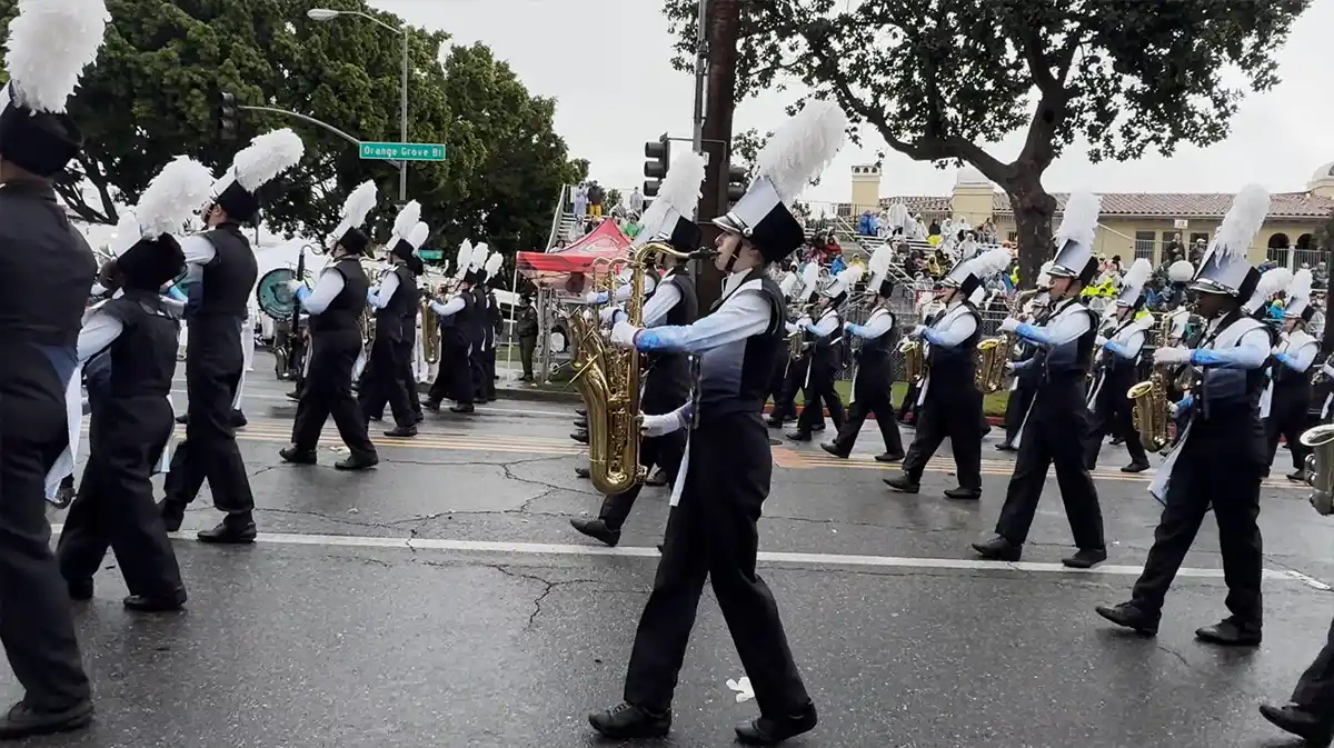 Rose Parade 2026 floats moving through torrential rain in Pasadena