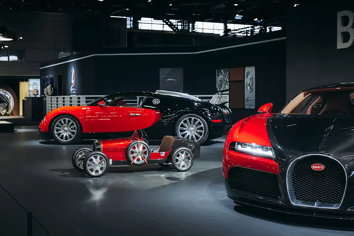 Bugatti Veyron 20th anniversary and F.K.P. Hommage hypercar design, W16 engineering, and bespoke luxury details