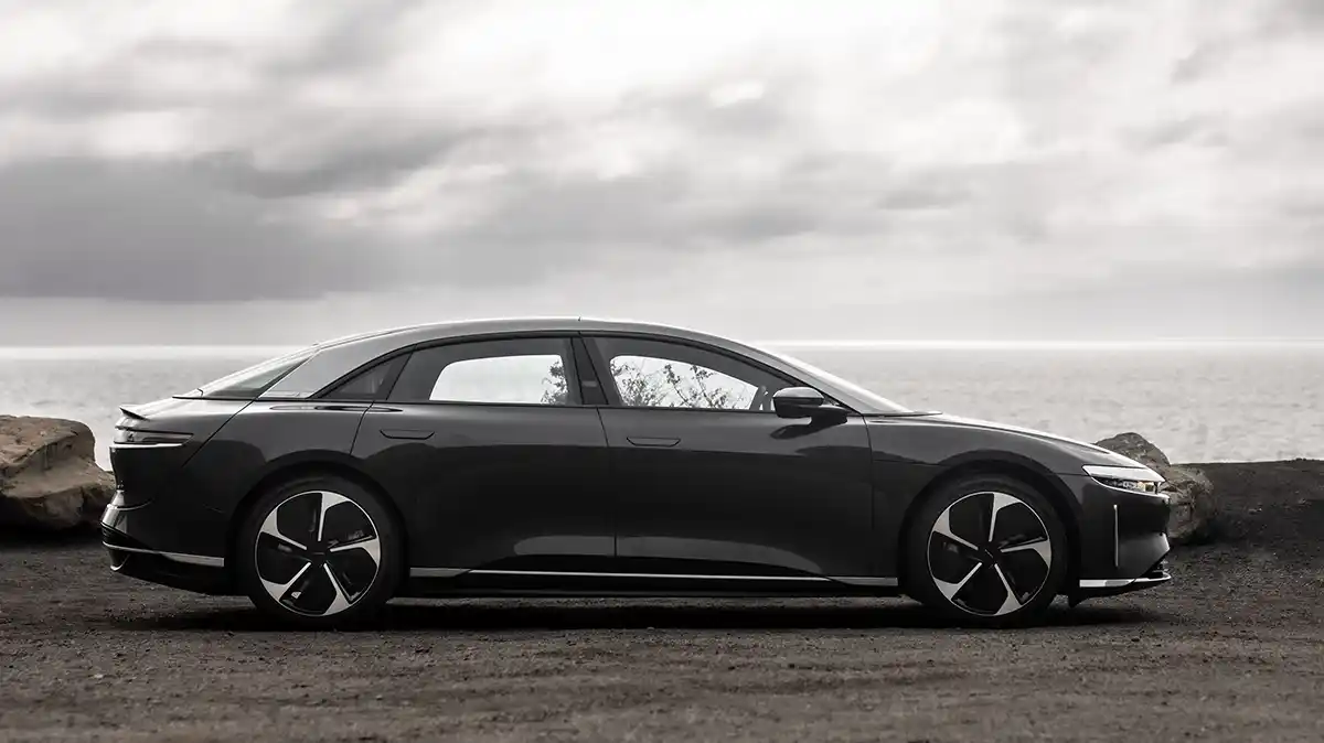 LUCID-AIR-TOURING-2026-08 2026 Lucid Air Touring luxury electric sedan front three-quarter view